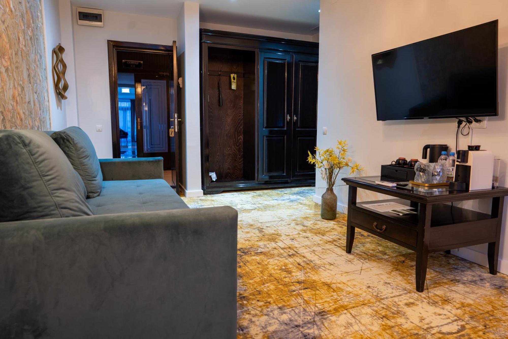Curtea Domneasca Hotel Vaslui Luaran gambar